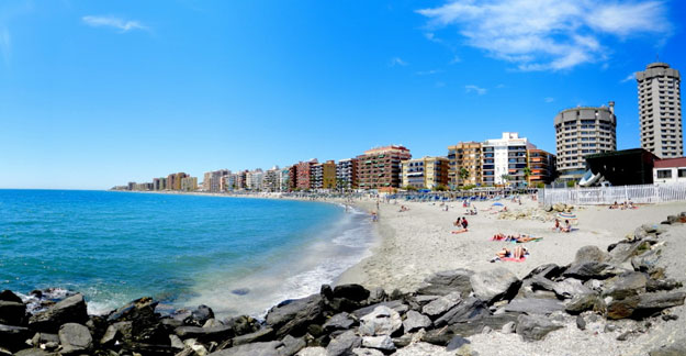 Strandpromenade und Strand von Fuengirola, Málaga