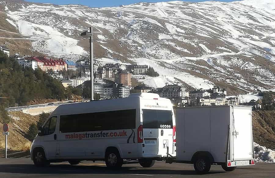Minibus transfer to Granada